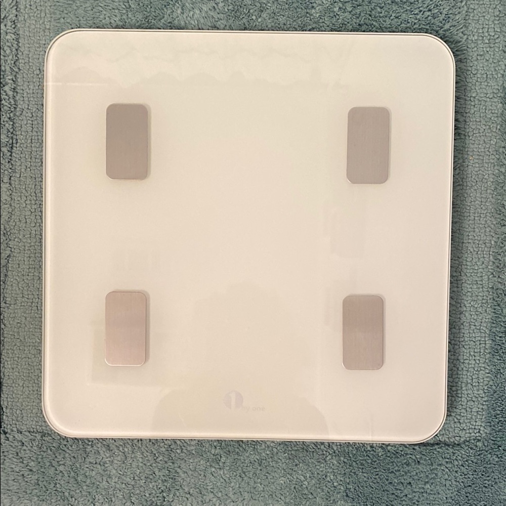 Smart Body Scale with iOS and Android App